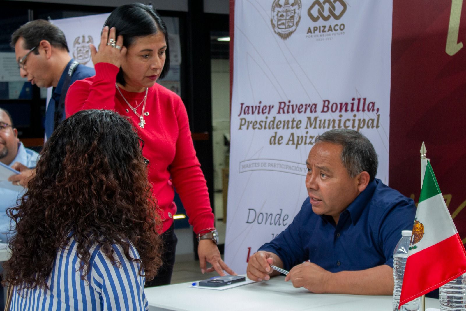 Javier Rivera Bonilla continúa atendiendo de frente a la ciudadanía